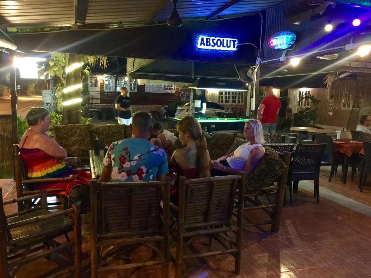 Harry'S Beach Club บ้านเพ ภายนอก รูปภาพ