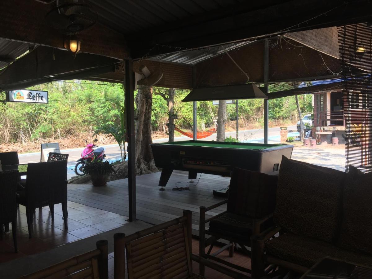 Harry'S Beach Club บ้านเพ ภายนอก รูปภาพ