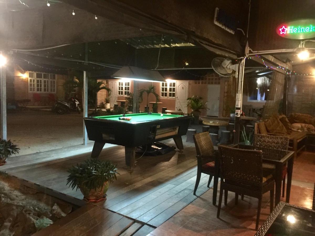 Harry'S Beach Club บ้านเพ ภายนอก รูปภาพ