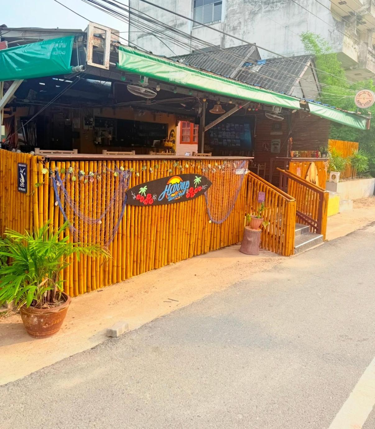 Harry'S Beach Club บ้านเพ ภายนอก รูปภาพ