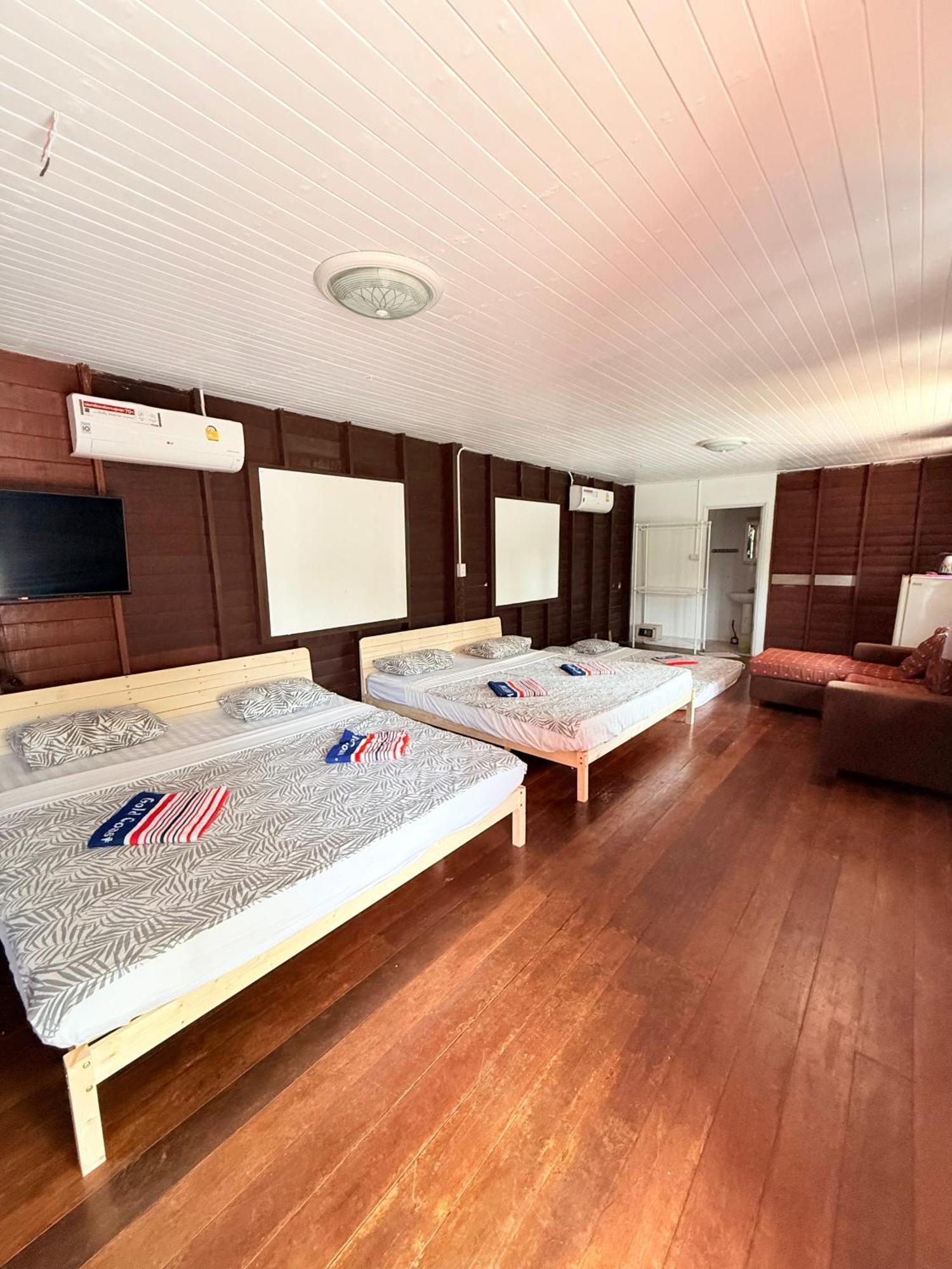 Harry'S Beach Club บ้านเพ ภายนอก รูปภาพ
